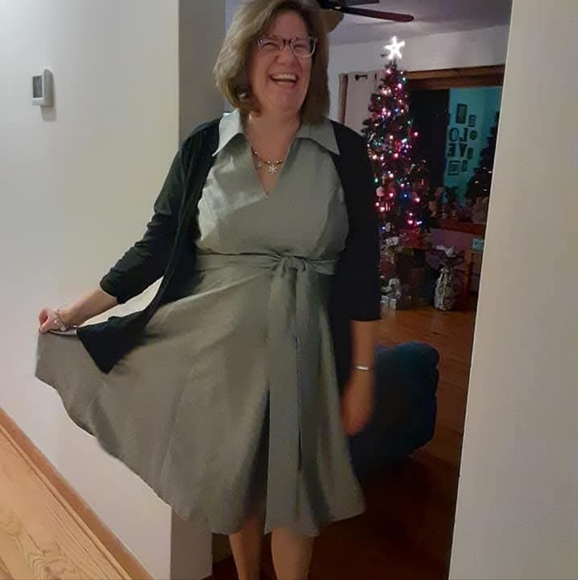 Robbie Bee Beautiful sleeveless dress, - Picture 7 of 9